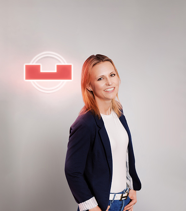 Frau Jessica Reinhard