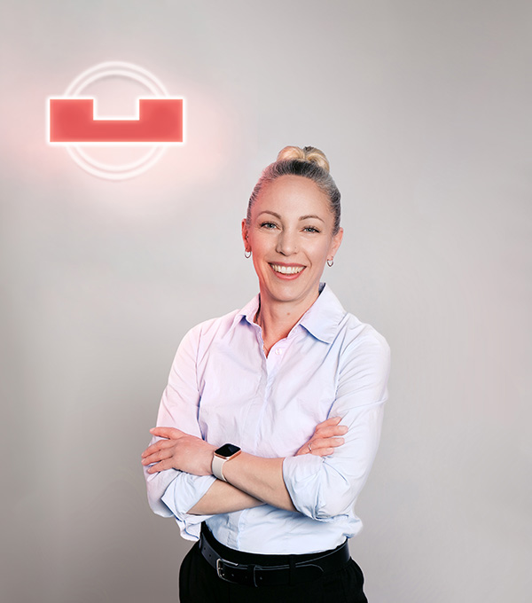 Frau Sandra Hoss